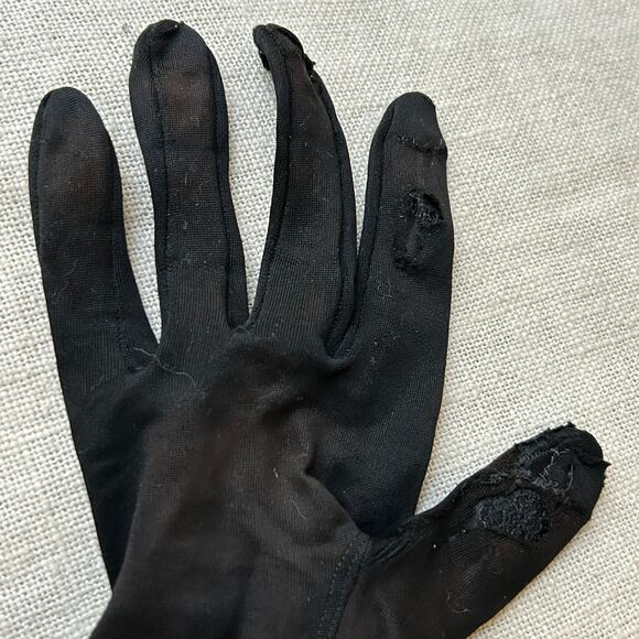 Vintage Van Raalte Fringe Opera Gloves – 1930s – Size 6.5 - Picture 6 of 7